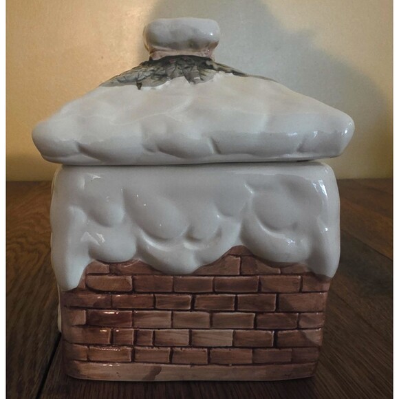 Vintage Christmas House of Lloyds Snow House Cookie Jar Holly Berrie - Picture 2 of 8